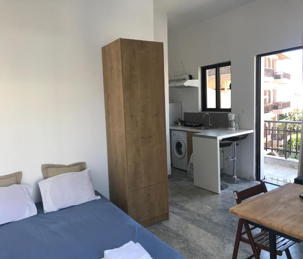 Amalthia Hotel Apartments Ретимно Экстерьер фото