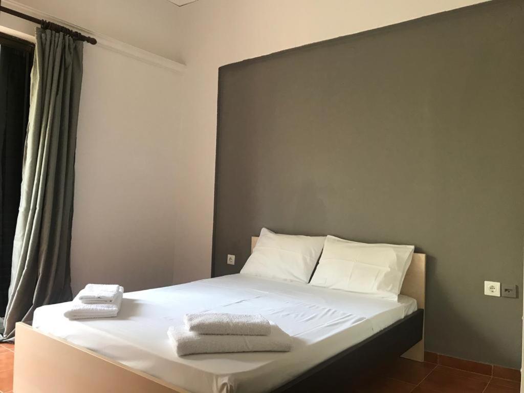 Amalthia Hotel Apartments Ретимно Экстерьер фото