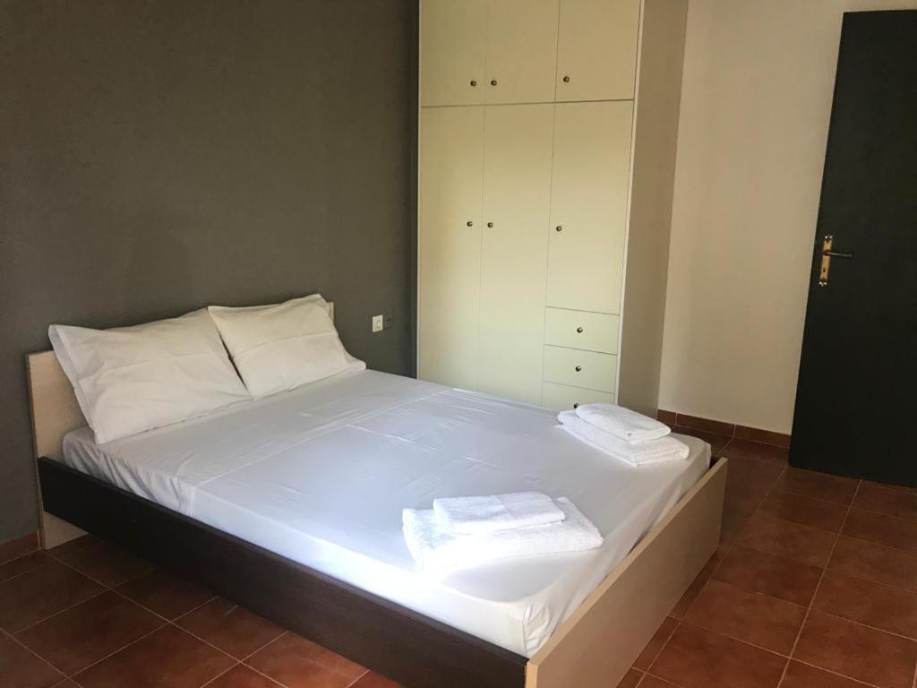 Amalthia Hotel Apartments Ретимно Экстерьер фото